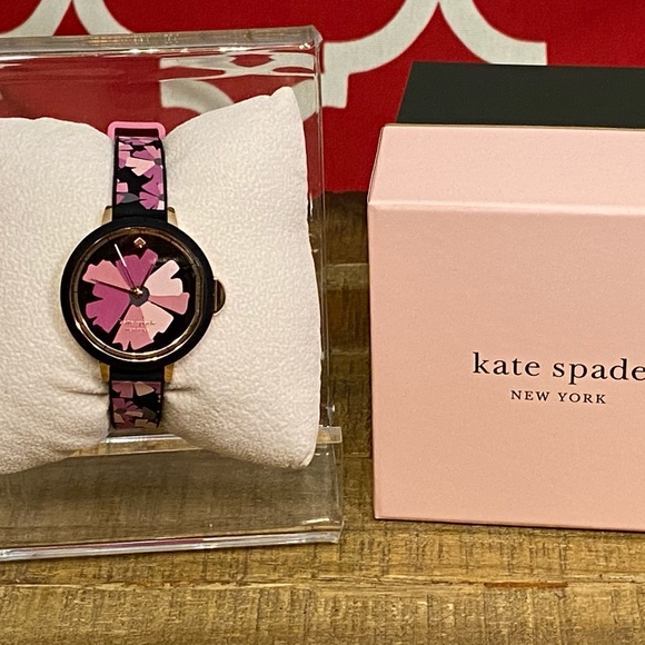 kate spade ♠️ park row flower-print silicone watch - Picture 3 of 7